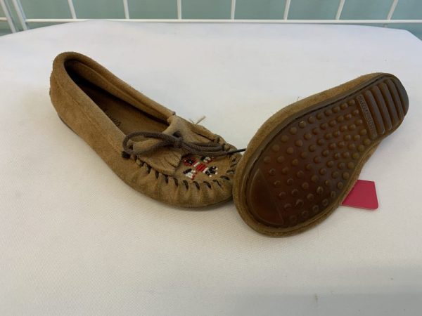 Slipper - Size 01 Youth, Brown Minnetonka