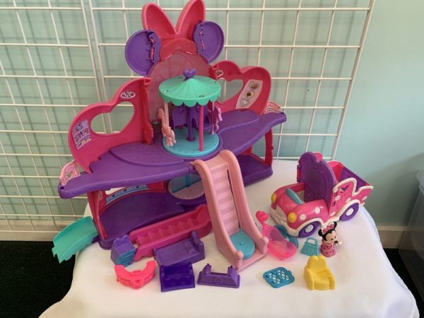 Toy: Minnie Mouse Fabulous Shopping Mall
