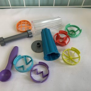 Toy: Kinetic Sand Tool Set