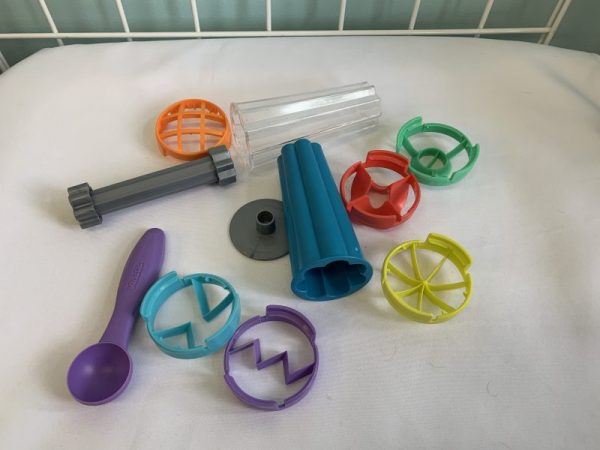 Toy: Kinetic Sand Tool Set