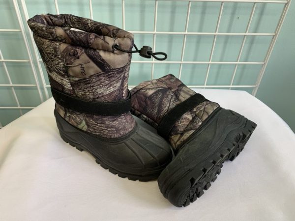 Boots - Size 04 Youth, Black/Green Tamarack Winter