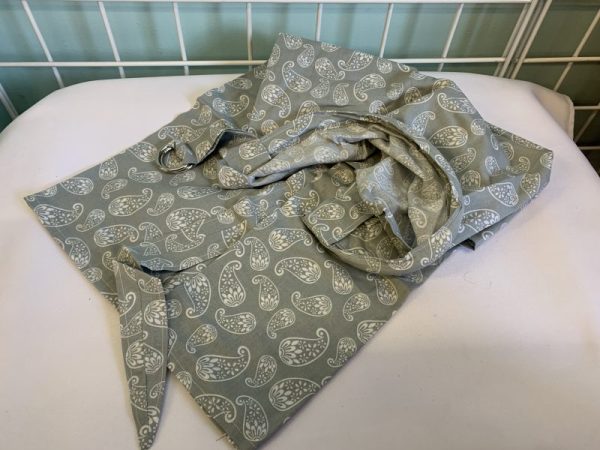 Gear: Nursing Cover - Grey/White Paisley