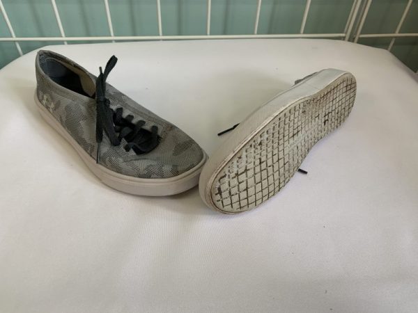 Shoes - Size 03 Youth, Grey Under Armour
