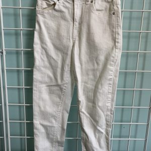 Size 09 Short - White Jean