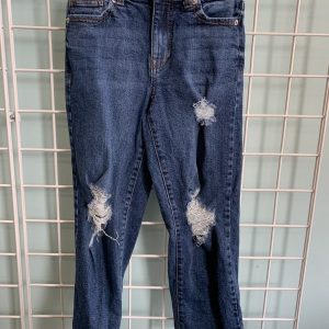 Size 09 Short - Blue Distressed Jean