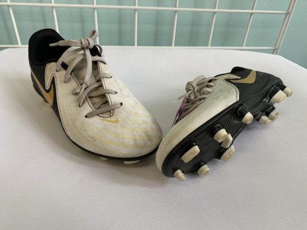 Cleat - 01 Youth, White/Black/Gold Nike