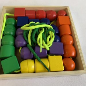 Toy: Melissa & Doug Primary Lacing Beads