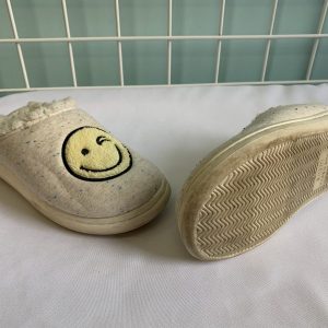 Slipper - Size 13/1 Youth, Cream Smiley Face