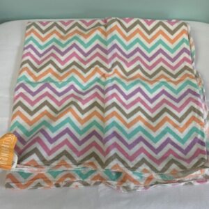 Blanket: White/Pink ZigZag Banana fish