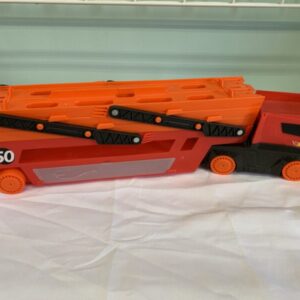 Toy: Hot Wheels - Mega Hauler