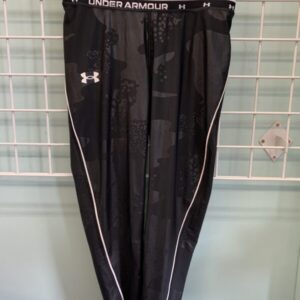 Size 14/16 -  Black/White Under Armour Legging