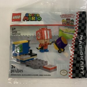 Toy: Lego Super Mario - Toad (Pit Crew), 39 Piece (New)