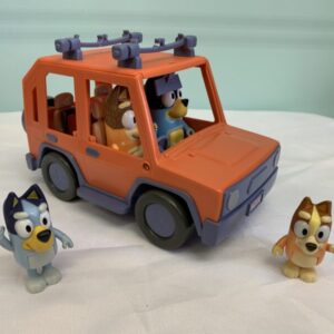 Toy: Bluey Family Jeep