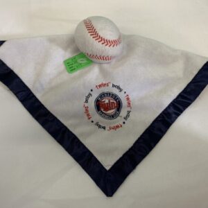 Toy: White/Blue Minnesota Twins Baseball Lovie